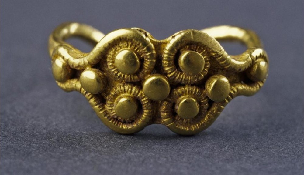 bague gravee en or