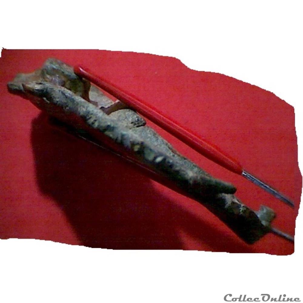 art antiquite archeologie europe fibule zoomorphe