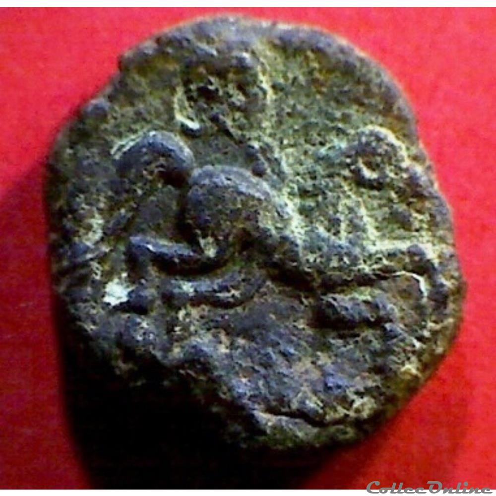 Série 84 DT 652 SVTICCOS à la tête de face monnaie antique gauloise serie 84 dt 652 svticcos a la tete de face