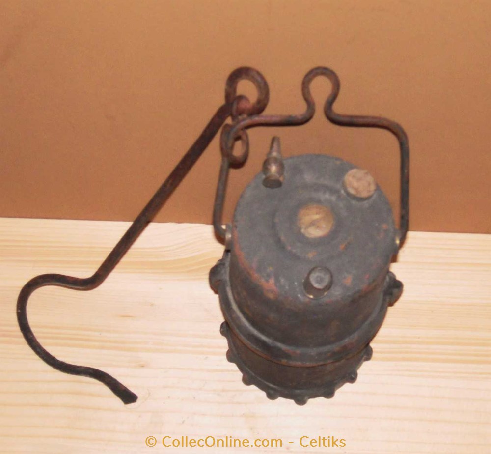 lampe à carbure art antiquites eclairage ancien exterieur lampe a carbure