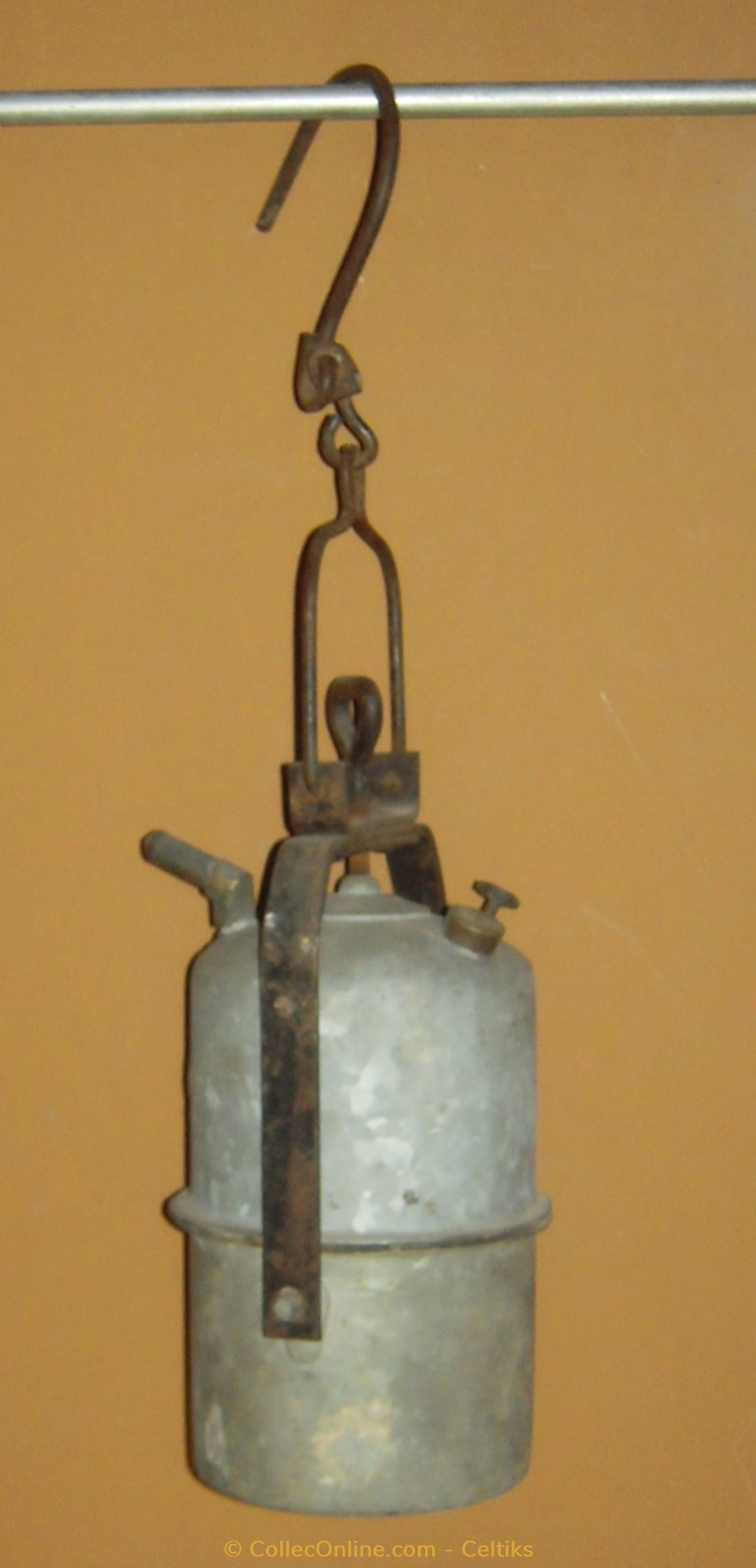 art antiquites eclairage ancien exterieur lampe a carbure type egoutier 5