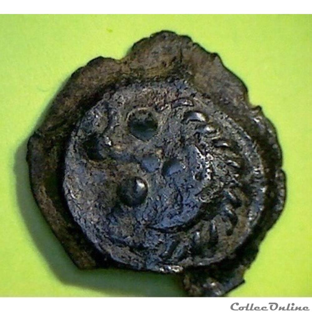 Série 457 DT 2479 potin à la face aux globules et cheveux hirsutes monnaie antique gauloise serie 457 dt 2479 potin a la face aux globules et cheveux hirsutes