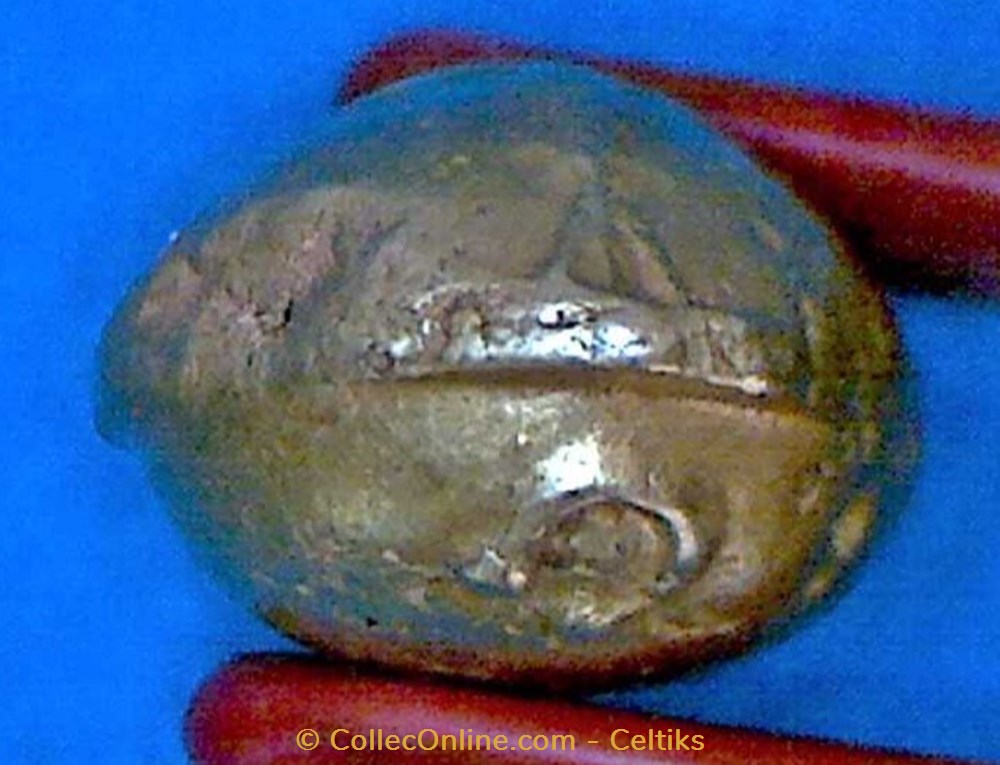 statère globulaire à la croix et au torque 2 monnaies antiques celtes statere globulaire a la croix et au torque