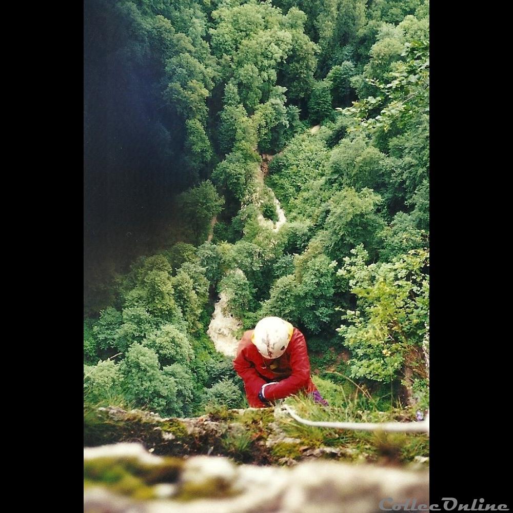 photographie archeologie europe falaise grotte sarrasine