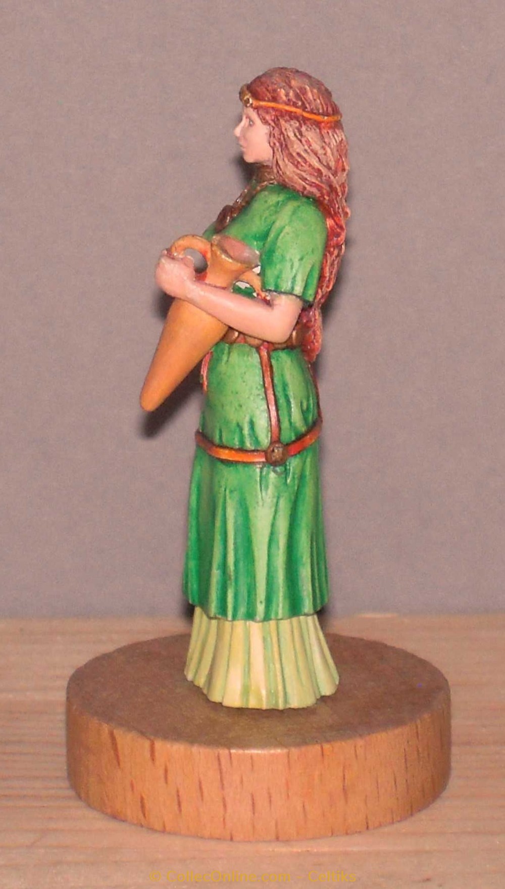 plomb marque ? 3 figurines historique antiquite plomb marque