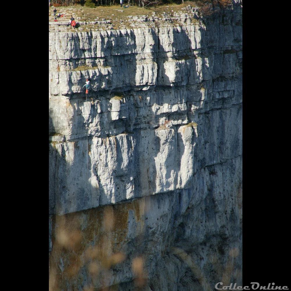 falaise creux du van 4 photographie archeologie europe falaise creux du van