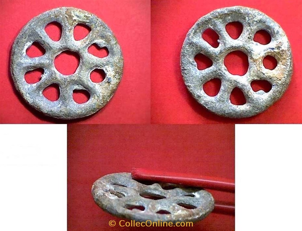 art antiquites archeologie europe rouelle plomb huit raies