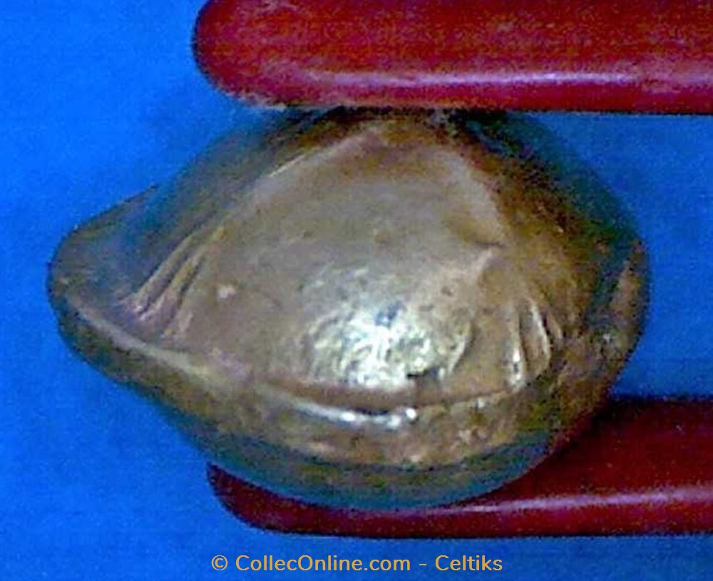 statère globulaire à la croix et au torque 3 monnaies antiques celtes statere globulaire a la croix et au torque