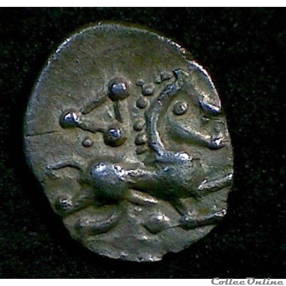 série 377 DT 2371 var quinaire à la tête casquée monnaie antique gauloise serie 377 dt 2371 var quinaire a la tete casquee