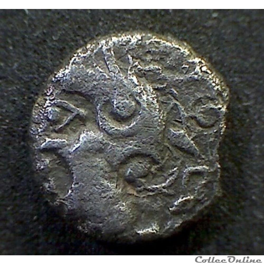 série 944 DT 3245 var quinaire Q.DOCI/ SAMF ( S devant le poitrail ) monnaie antique gauloise serie 944 dt 3245 var quinaire q doci samf s devant le poitrail