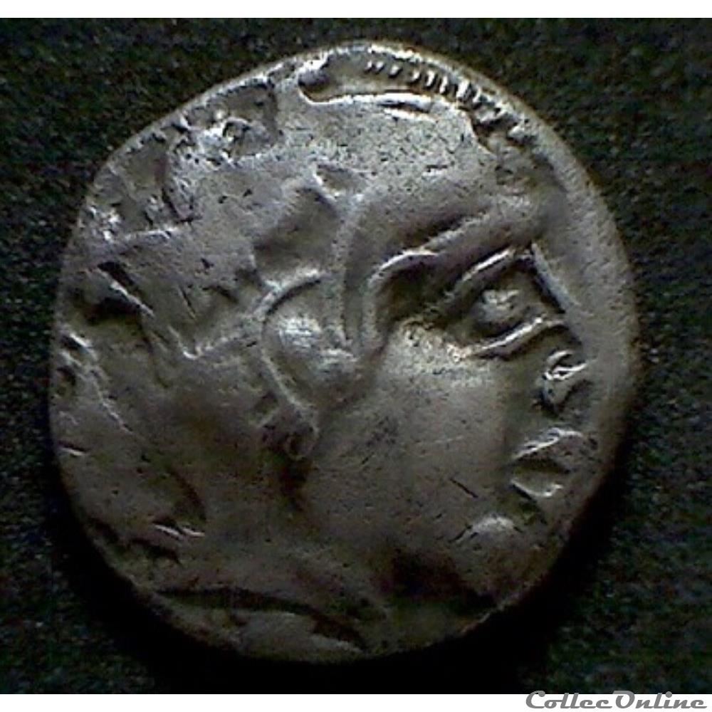 serie 1037 DT 3358 drachme aux chevaux et au trskèle monnaie antique gauloise serie 1037 dt 3358 drachme aux chevaux et au trskele