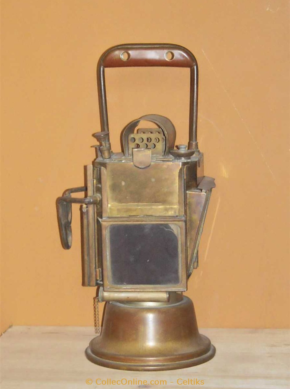 transports lampe a carbure train