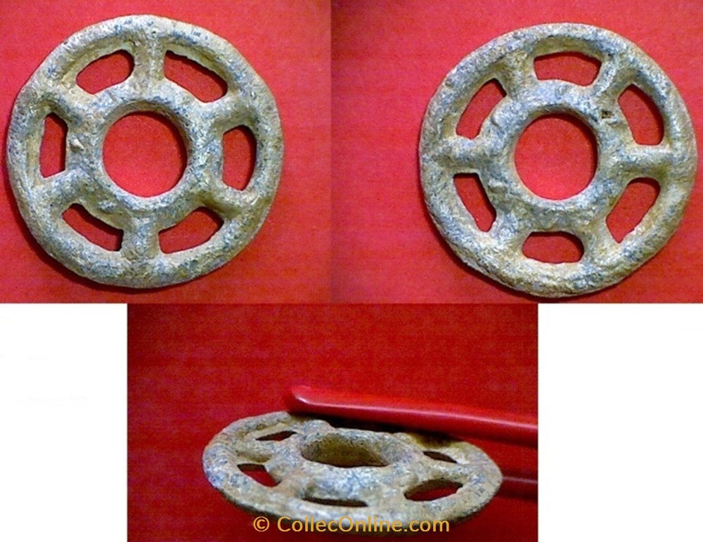 rouelle plomb six raies art antiquites archeologie europe rouelle plomb six raies