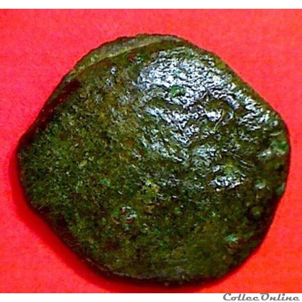 Série 47 DT 406 bronze à la tête de face et au swastika (incertain PARISII ) monnaie antique gauloise serie 47 dt 406 bronze a la tete de face et au swastika incertain parisii