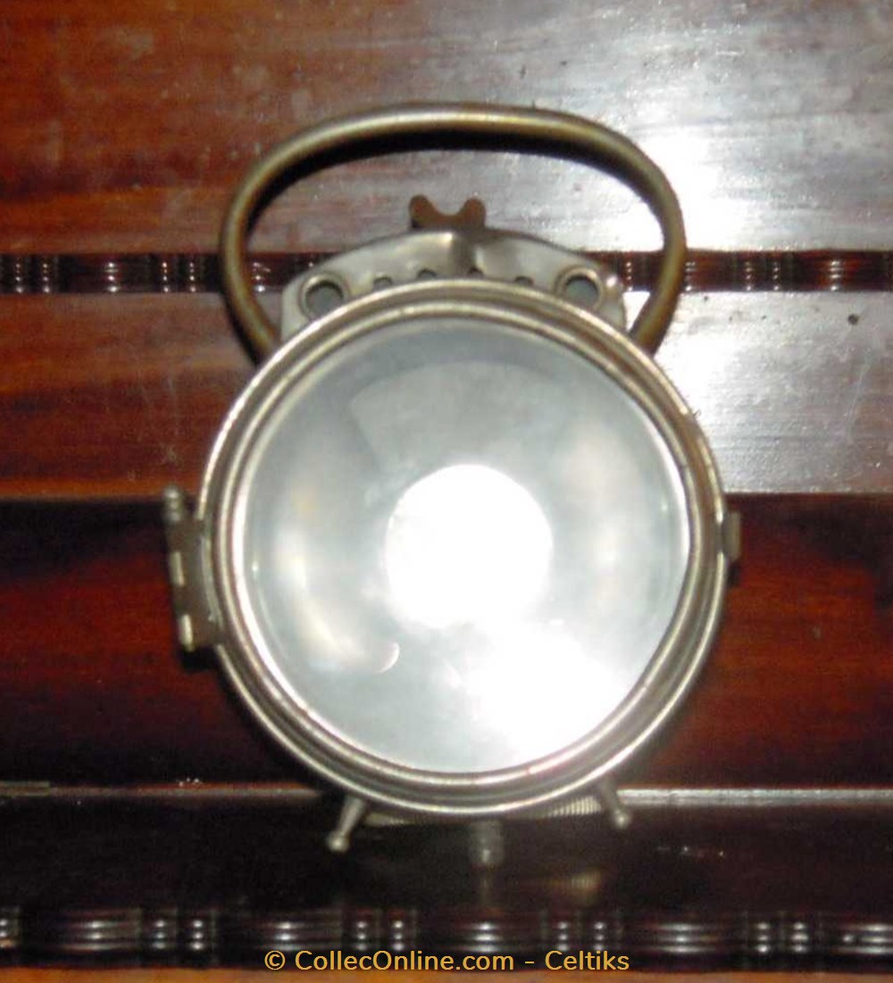 transports lampe a carbure de moto