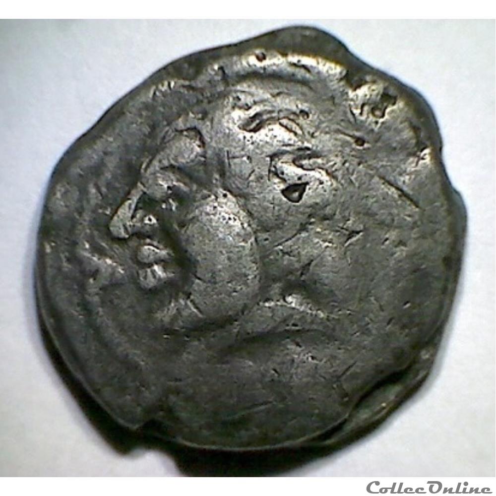 série 1259 DT 3667 statère d'electrum à la main / tête à gauche monnaie antique gauloise serie 1259 dt 3667 statere electrum a la main tete a gauche