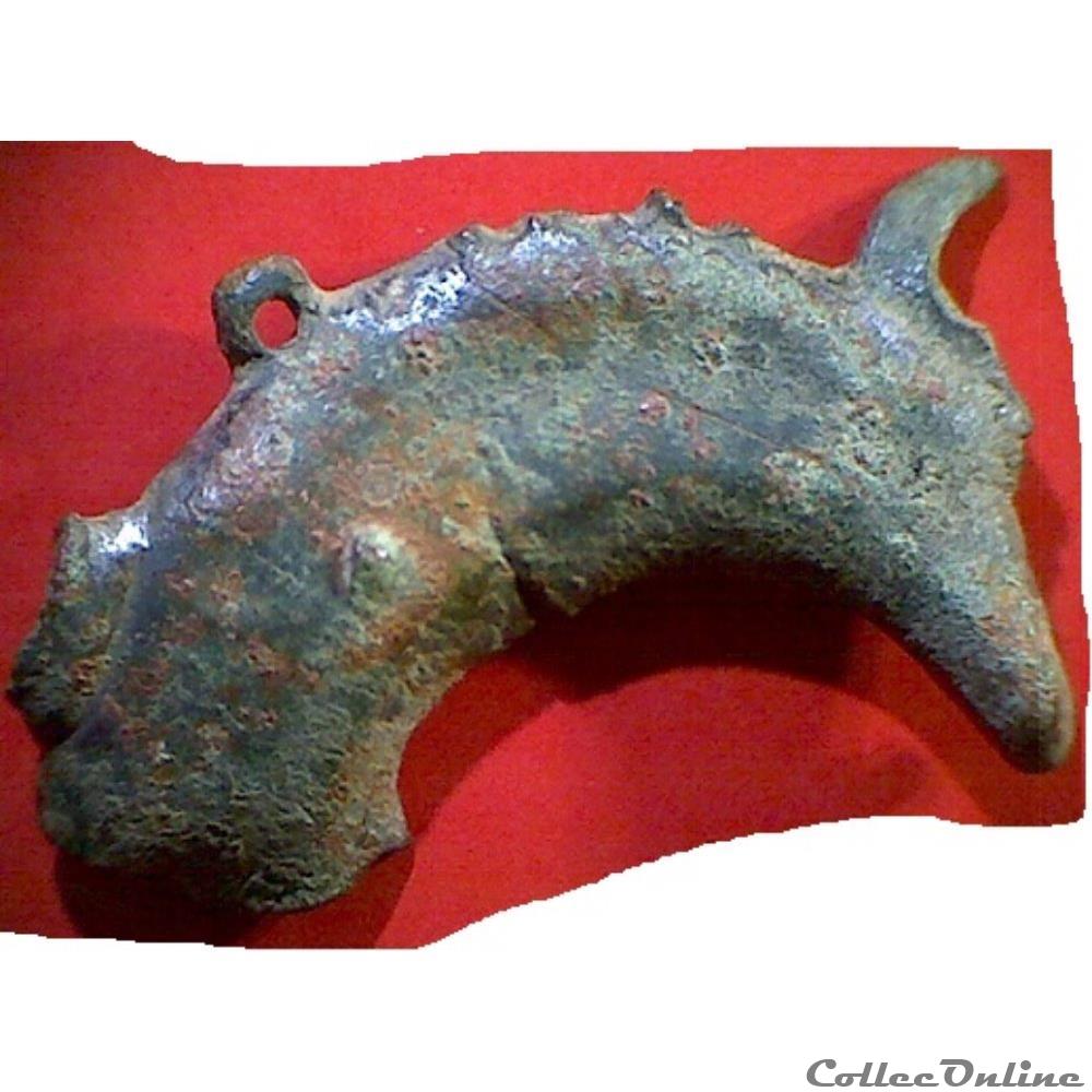 art antiquite archeologie europe fibule zoomorphe