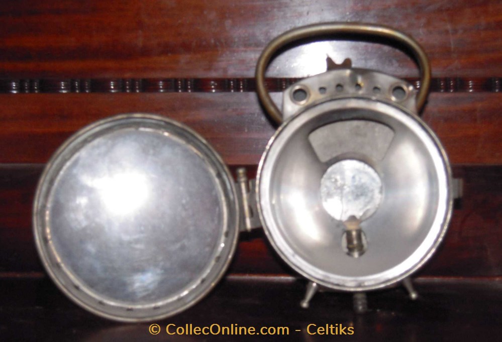 transports lampe a carbure de moto
