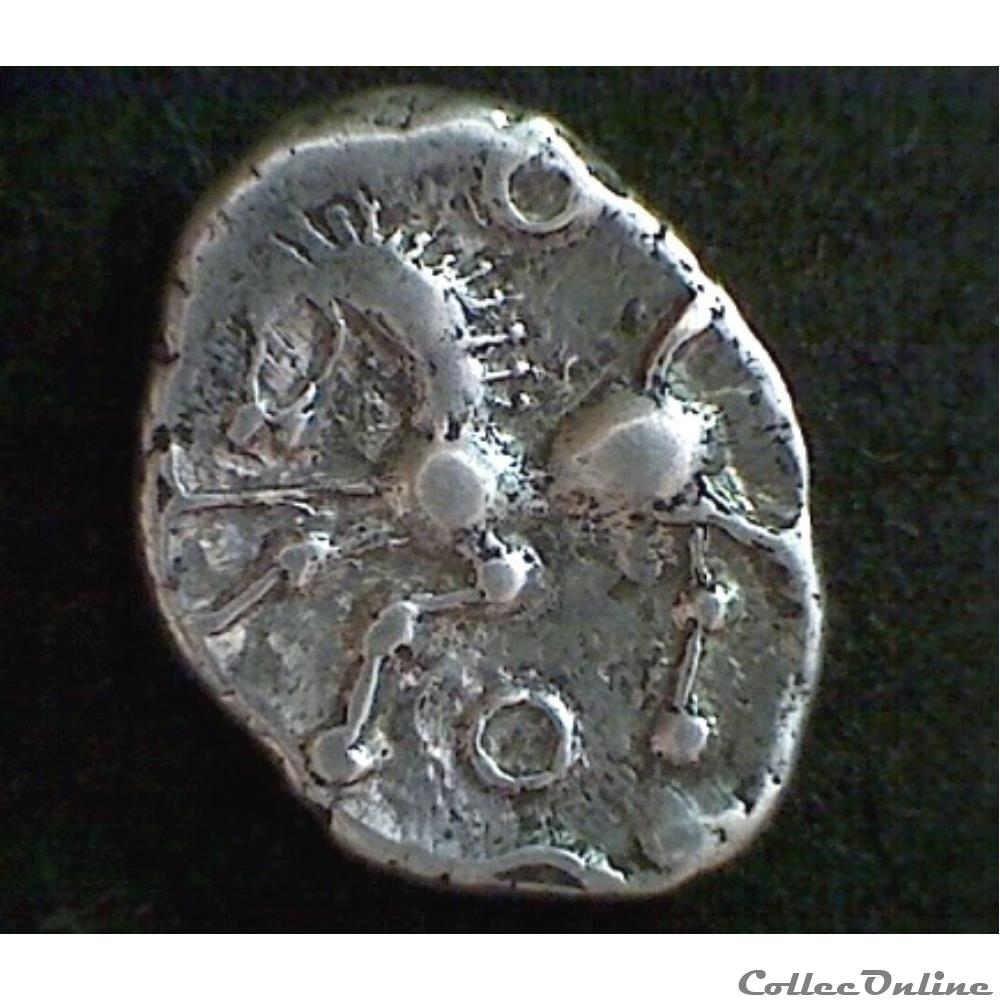 série 881 DT 3189 var quinaire à la tête casquée monnaie antique gauloise serie 881 dt 3189 var quinaire a la tete casquee