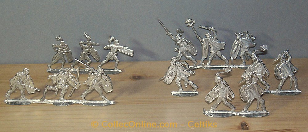 plat d'étain 2 5 figurines autres plat etain 2