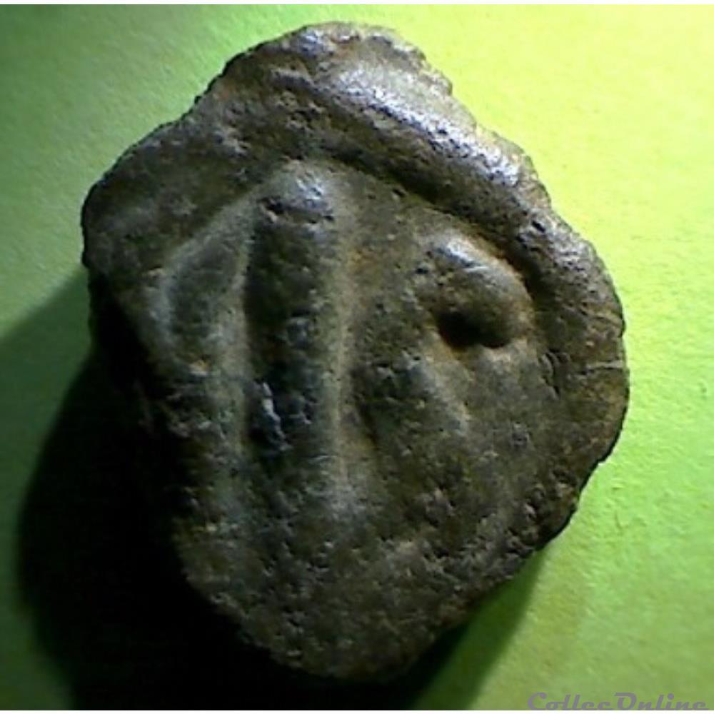 série 1121 DT 3500 potin au profil en croissant de lune monnaie antique gauloise serie 1121 dt 3500 potin au profil en croissant de lune