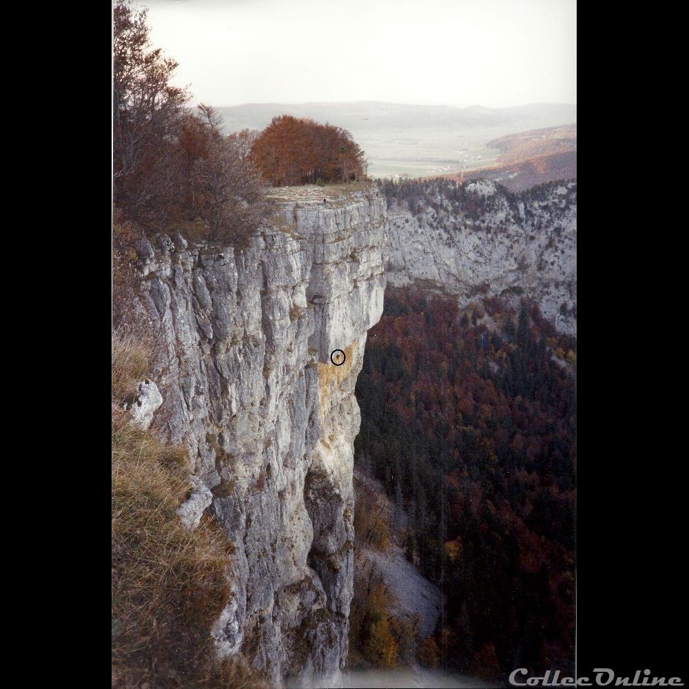 falaise creux du van photographie archeologie europe falaise creux du van