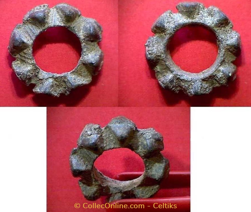 fusaïole - avec motif art antiquites archeologie europe fusaiole avec motif