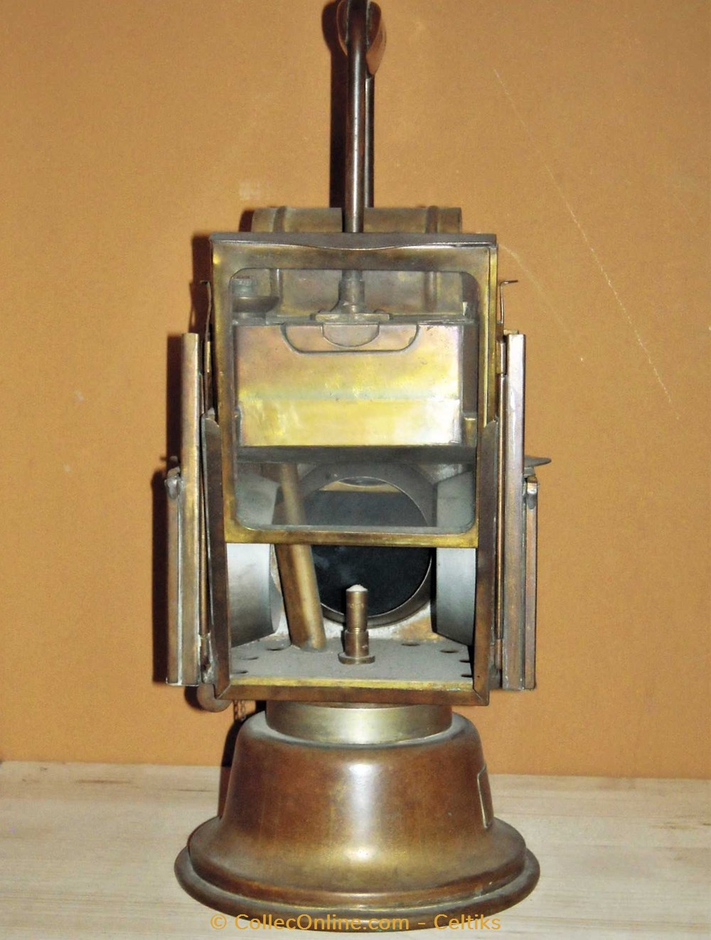 transports lampe a carbure train