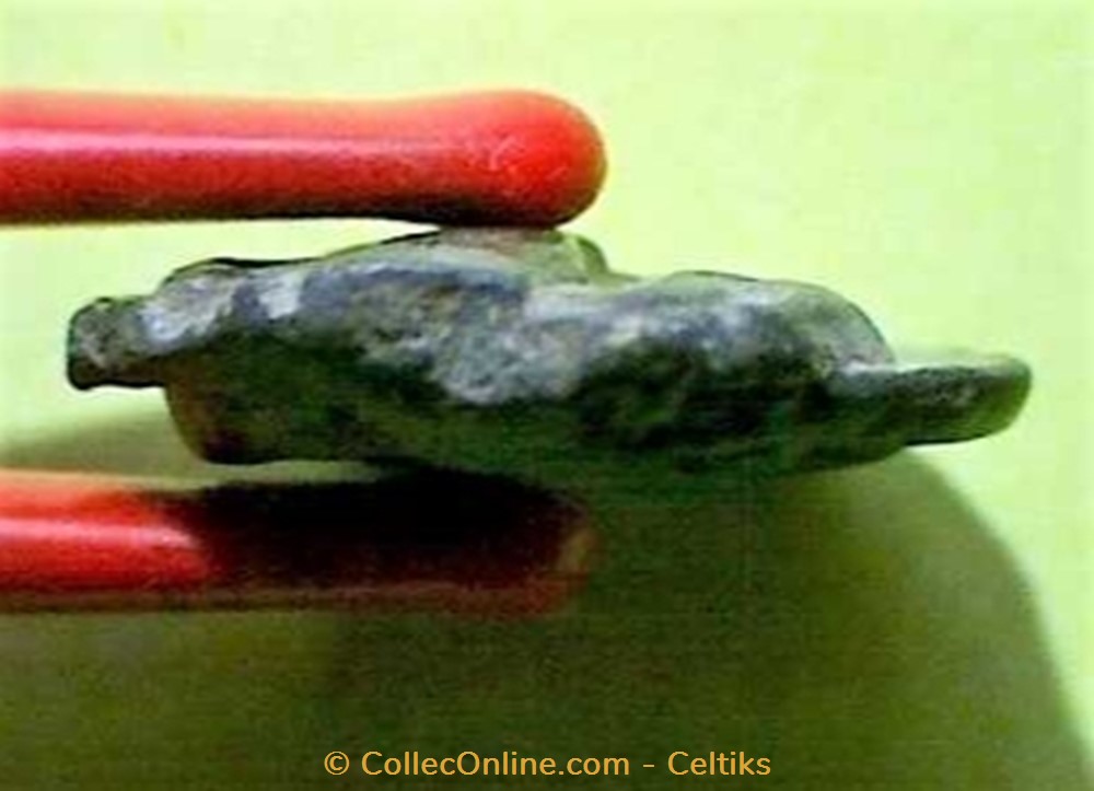 moule décalé - potin à la tête diabolique monnaie antique av jc ap gauloise moule decale potin a la tete diabolique