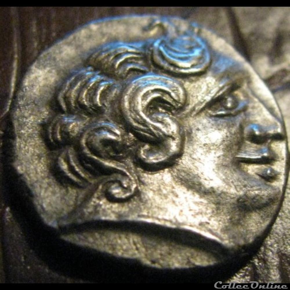 Drachme biturige- prototype crosses opposées monnaie antique gauloise drachme biturige prototype crosses opposees