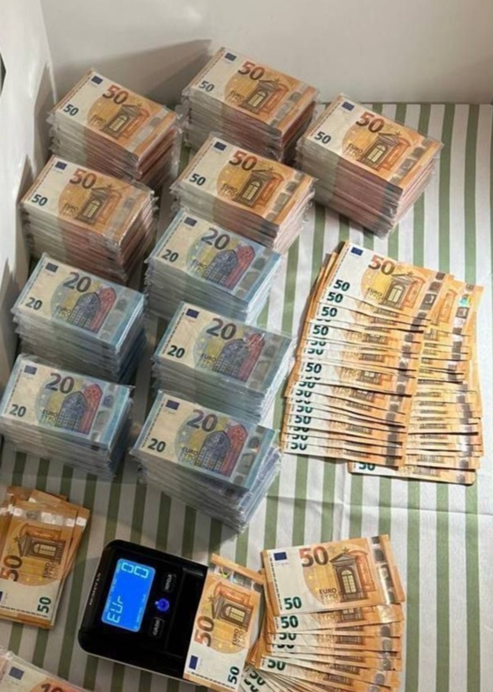 science physique location et vente de machines de nettoyage euro dollar noir vert 0033687846540