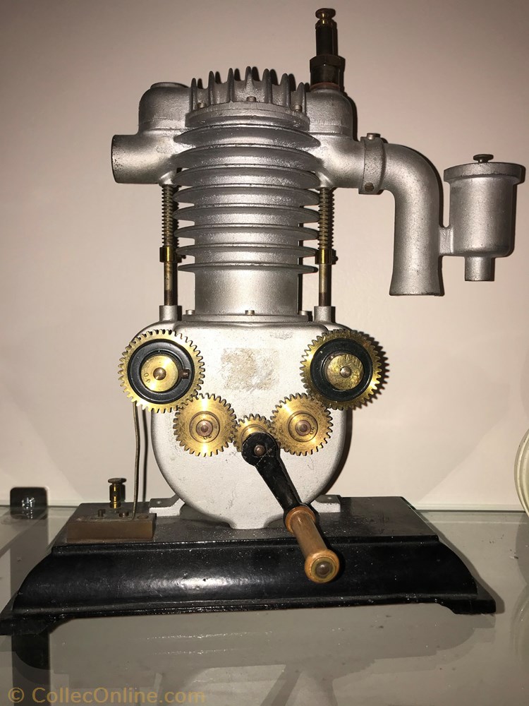 art antiquite moteur culasse plate