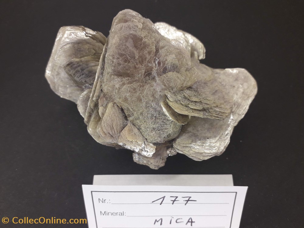 MICA du Brésil mineraux meteorites mica du bresil