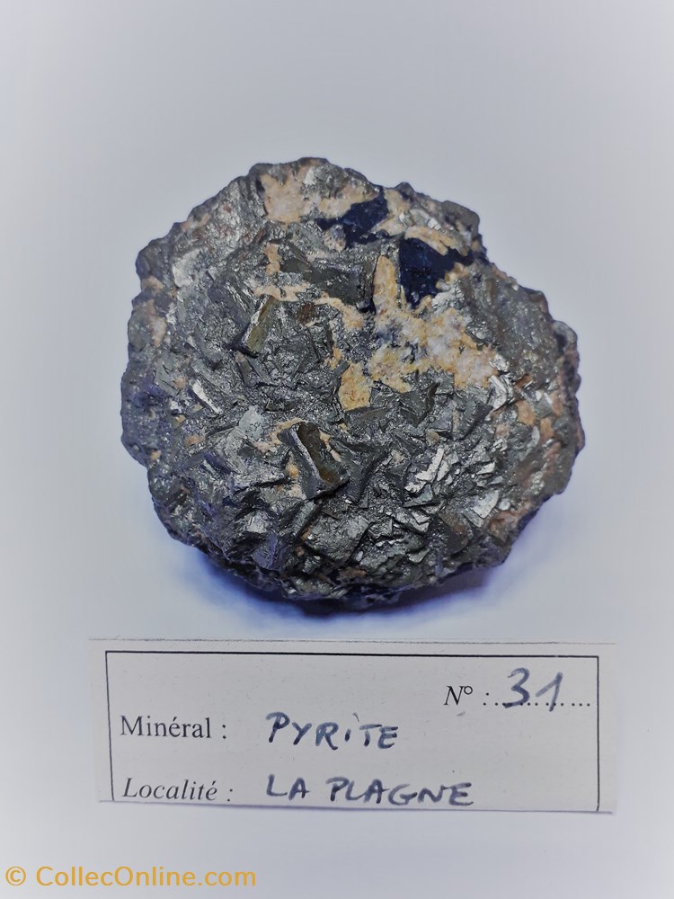 BOULE de PYRITE mineraux meteorites boule de pyrite