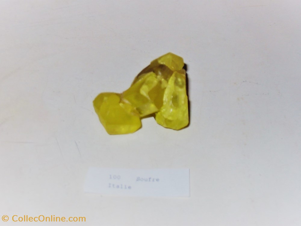 Cristal de SOUFRE mineraux meteorites cristal de soufre