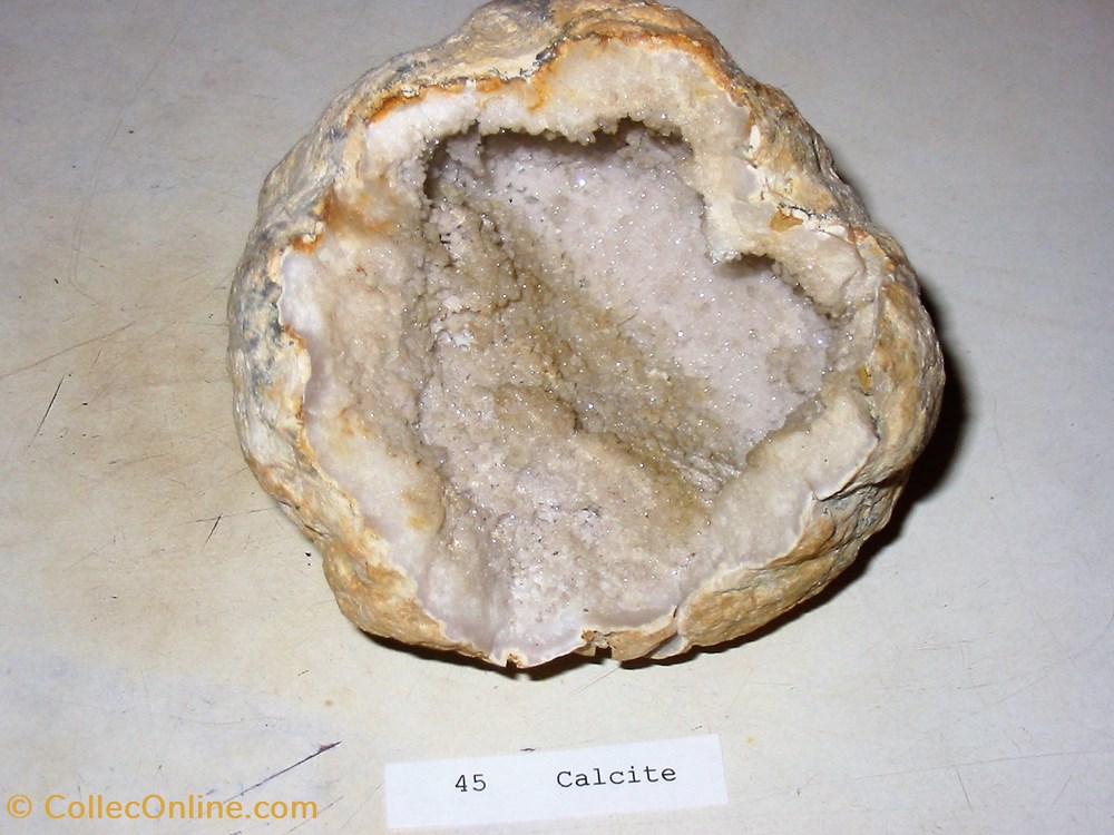 GEODE CALCITE mineraux meteorites geode calcite