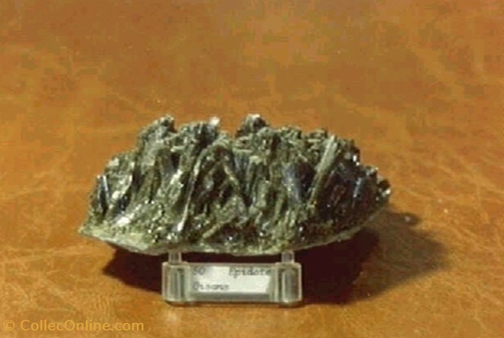 EPIDOTE de l'Oisans mineraux meteorites epidote de oisans