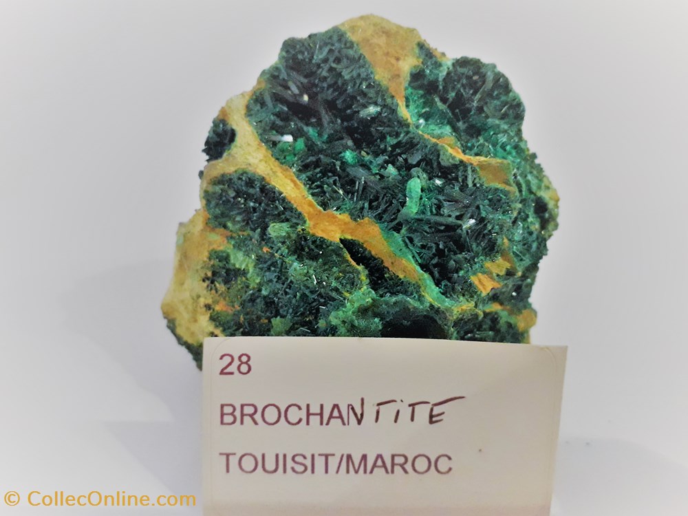 BROCHANTITE de Touisit mineraux meteorites brochantite de touisit