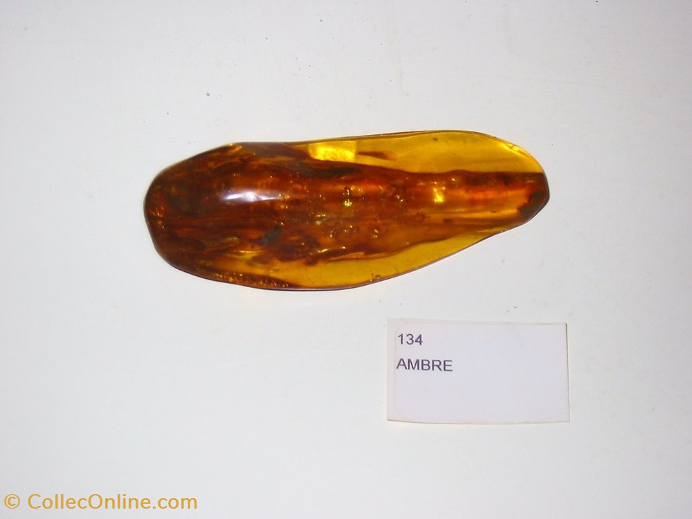 AMBRE mineraux meteorites ambre