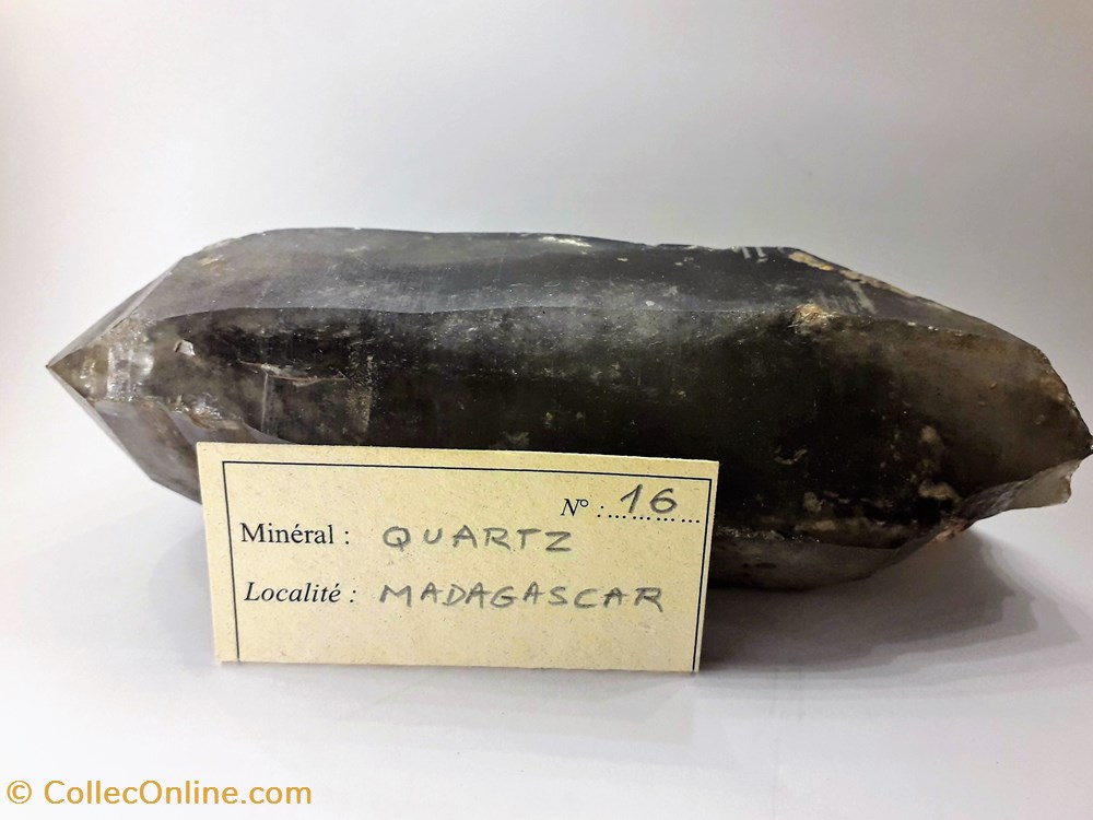 QUARTZ fumé mineraux meteorites quartz fume