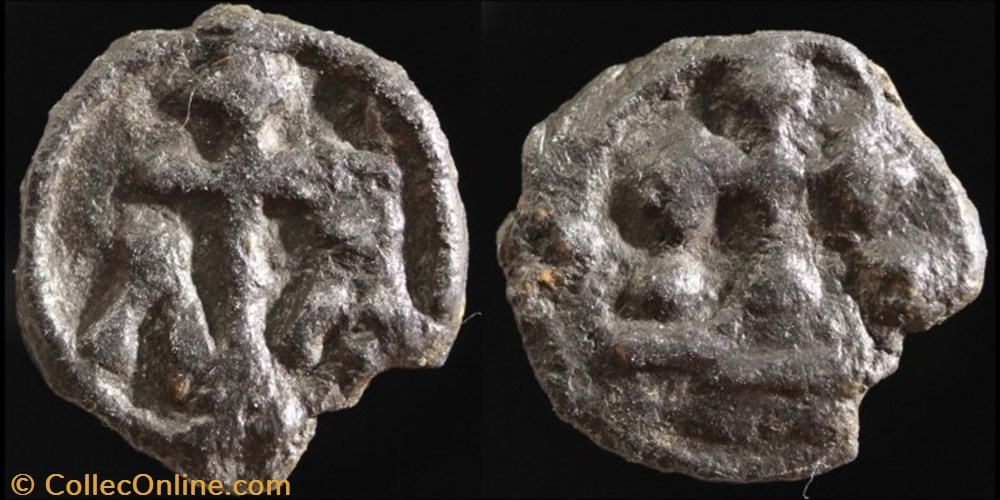Petit module émis à Cherson de Léon VI et Alexandre (886-912) monnaie antique av jc ap byzantine petit module emis a cherson de leon vi et alexandre 886 912