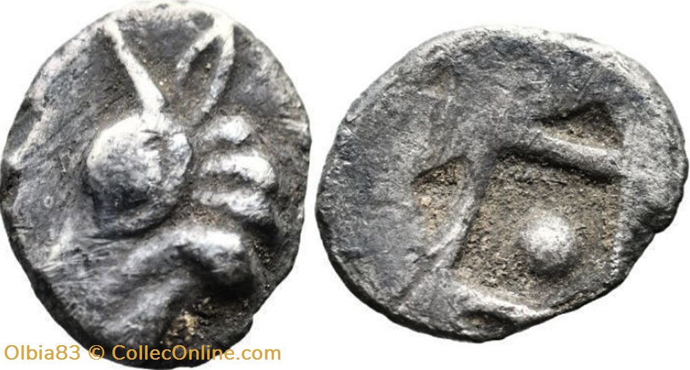 Asie Mineure / Incertaine / Tête de taureau - Carré en forme de losange avec une pastille centrale monnaies antiques grecques asie mineure incertaine tete de taureau carre en forme de losange avec une pastille centrale