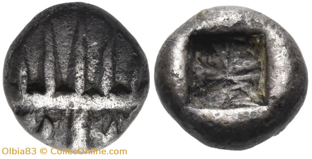 M Asie Mineure-Incertaine-Diobole-Face à tête de lion, coiffé d'une couronne radiée / Carré creux. monnaies antiques grecques m asie mineure incertaine diobole face a tete de lion coiffe une couronne radiee carre creux