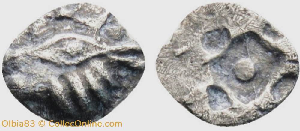 Asie Mineure / Incertaine / Tête de taureau - Carré en forme de losange avec une pastille centrale monnaies antiques grecques asie mineure incertaine tete de taureau carre en forme de losange avec une pastille centrale