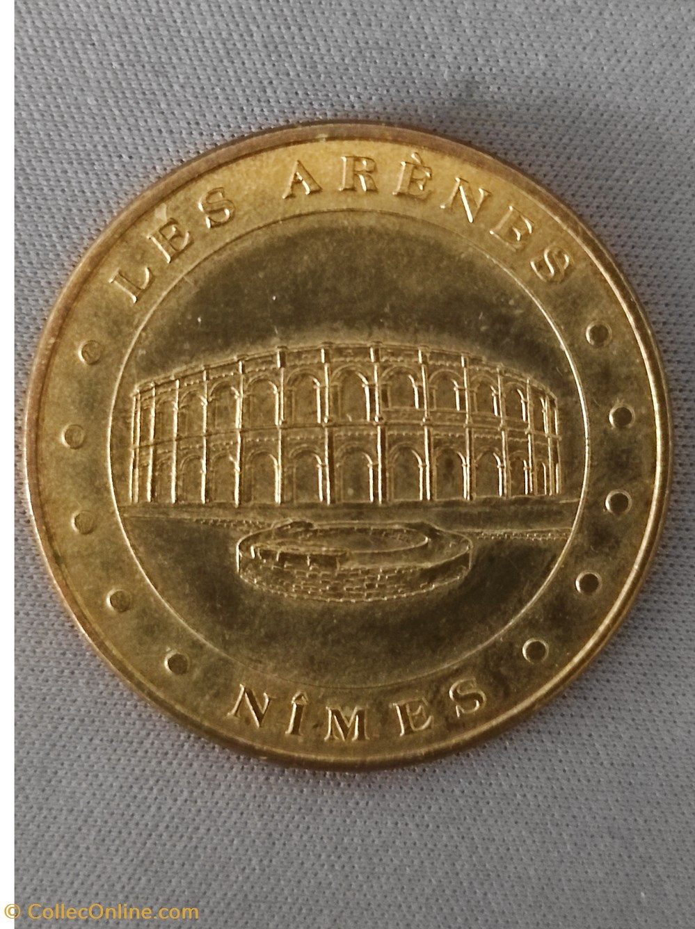 La médaille MONNAIE DE PARIS de Nîmes : LES ARENES medailles la medaille monnaie de paris de nimes les arenes