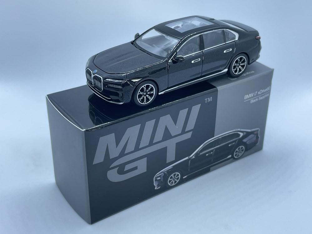 802 / BMW i7 xDrive60 modeles reduits voitures 802 bmw i7 xdrive60