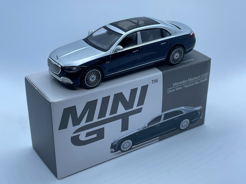 516 / Mercedes-Maybach S 680 modeles reduits voitures 516 mercedes maybach s 680