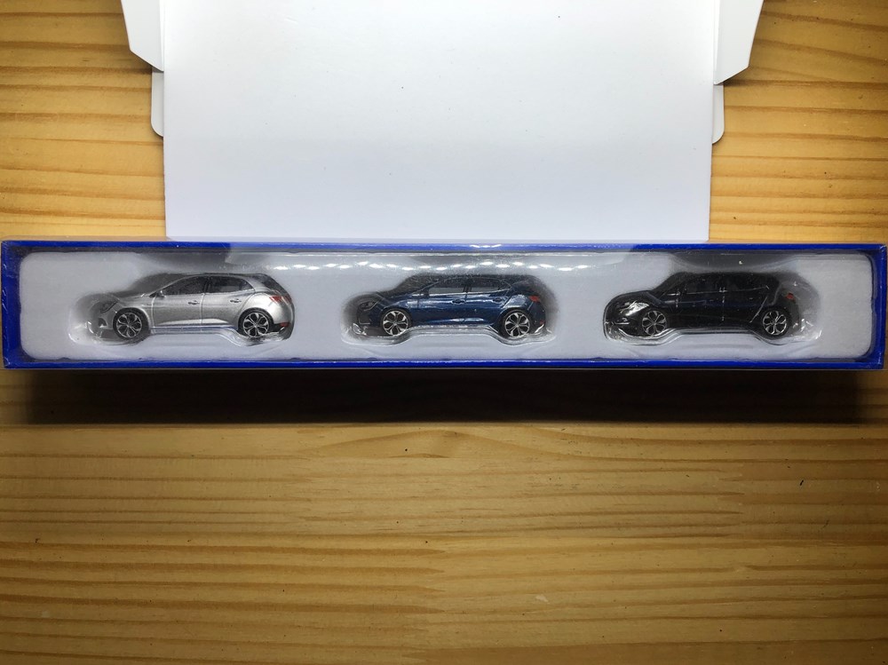 modeles reduits voitures renault megane iv