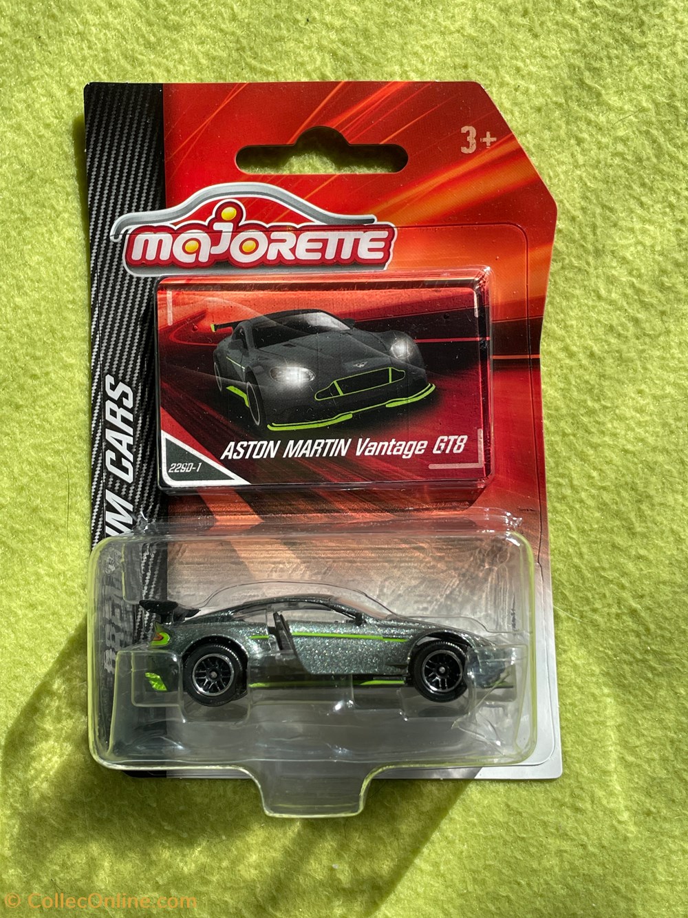 modeles reduits voitures aston martin vantage gt8