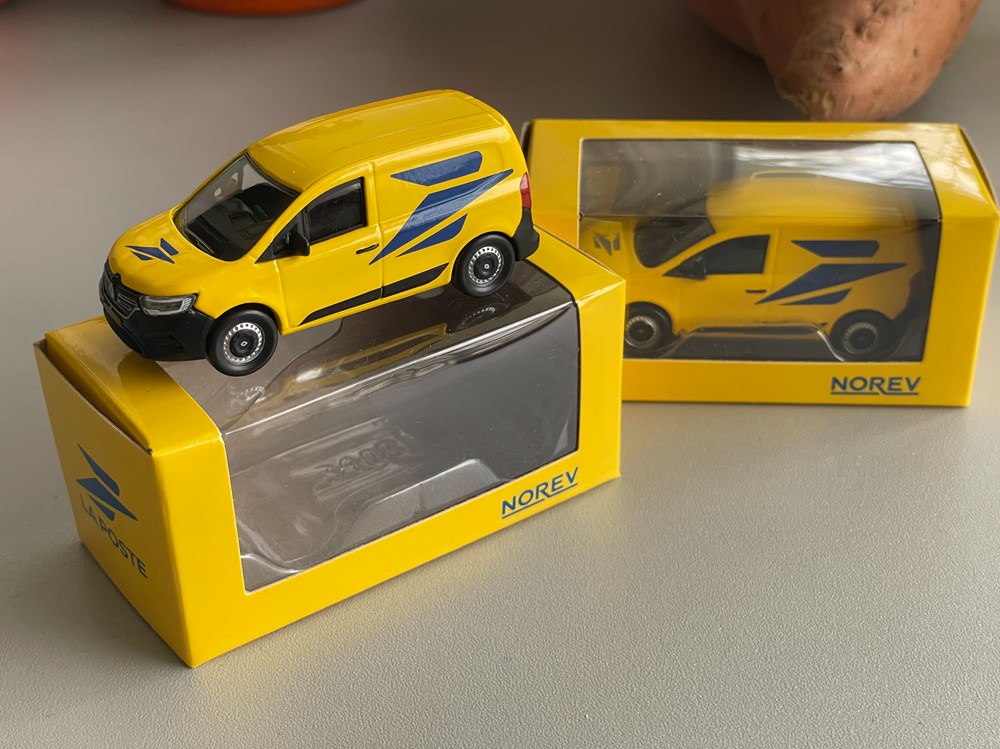 Renault Kangoo III Van 100% électrique La Poste modeles reduits voitures renault kangoo iii van 100 electrique la poste